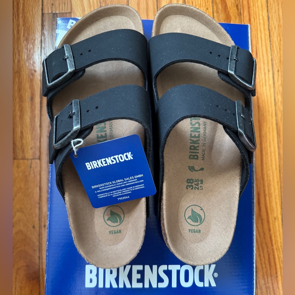 BNWT! Birkenstock Vegan Arizona Black Sandals